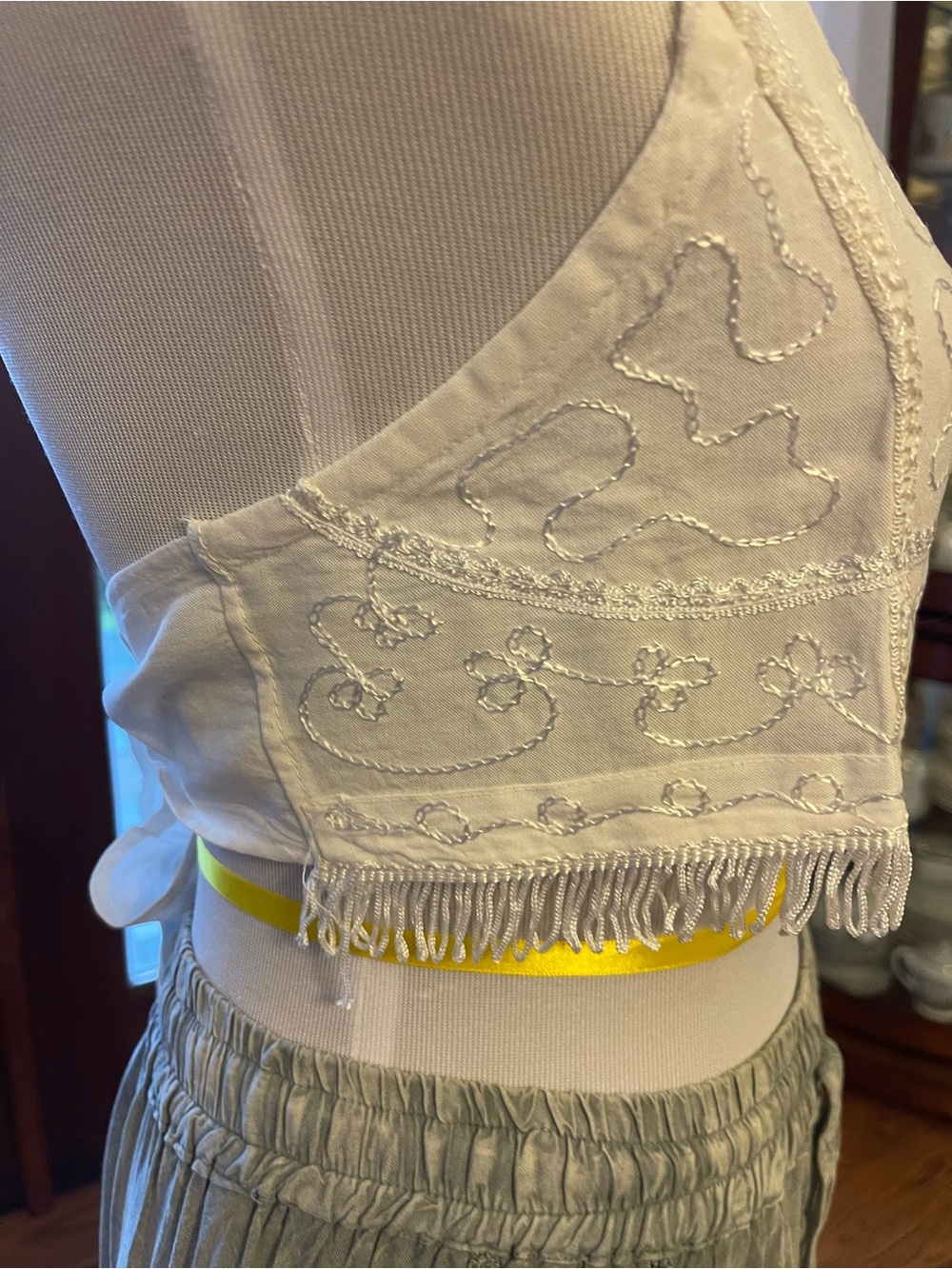 Embroidered White Halter Fringe Crop Top - Brand: Be Bop - Picture 3 of 5